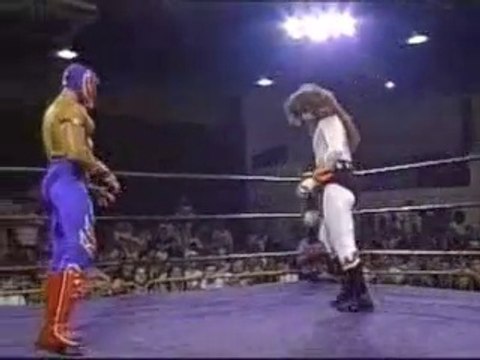 Debut de Rey Mysterio (Rey Misterio Jr.) y Psicosis (Nicho El Millonario) en ECW.