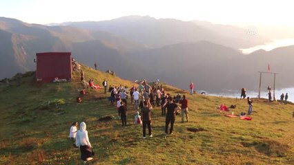 Kaçkarlar'daki Sis Bulutu Ziyaretçilerini Büyülüyor