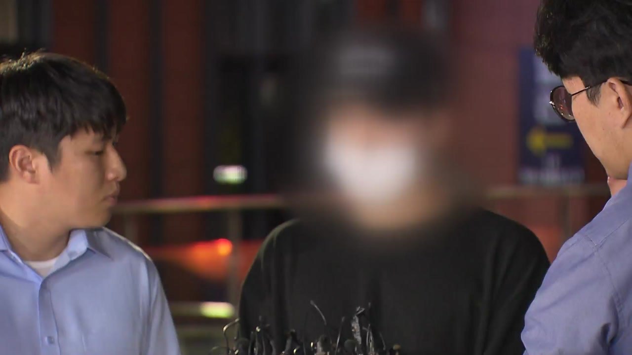"구하라 인터뷰 사실 아니다" 전 남자친구 경찰 출석 / YTN