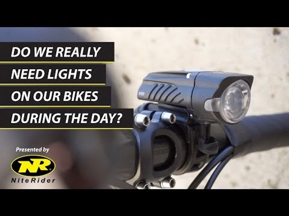 How blinky lights make cyclists safer during daytime