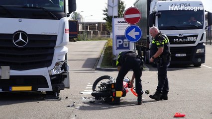 Vrachtwagen in botsing met bromfiets in Hasselt