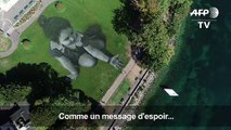 Une peinture géante soutient la cause des migrants à Genève