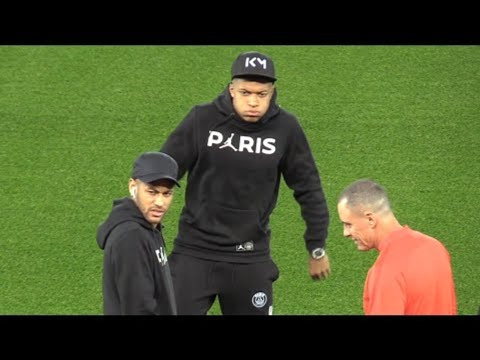 PSG Inspect The Anfield Pitch Ahead Of Liverpool Champions League Match