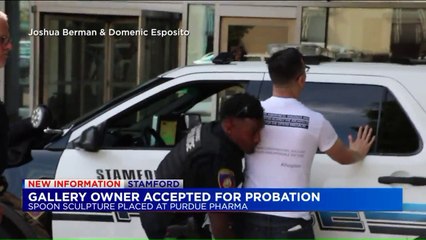 Man Accused of Using Toddler to Steal Prizes Out of Machine