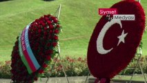 Azerbaycan Cumhurbaşkanı Erdoğan Türk Şehitliğine çelenk bıraktı
