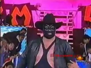 Cuando Universo 2000 perdió su máscara contra Canek en lucha de apuestas.