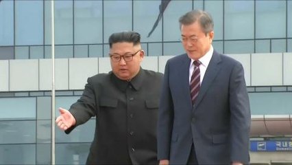 Télécharger la video: Kim Jong Un welcomes South Korea's president to Pyongyang