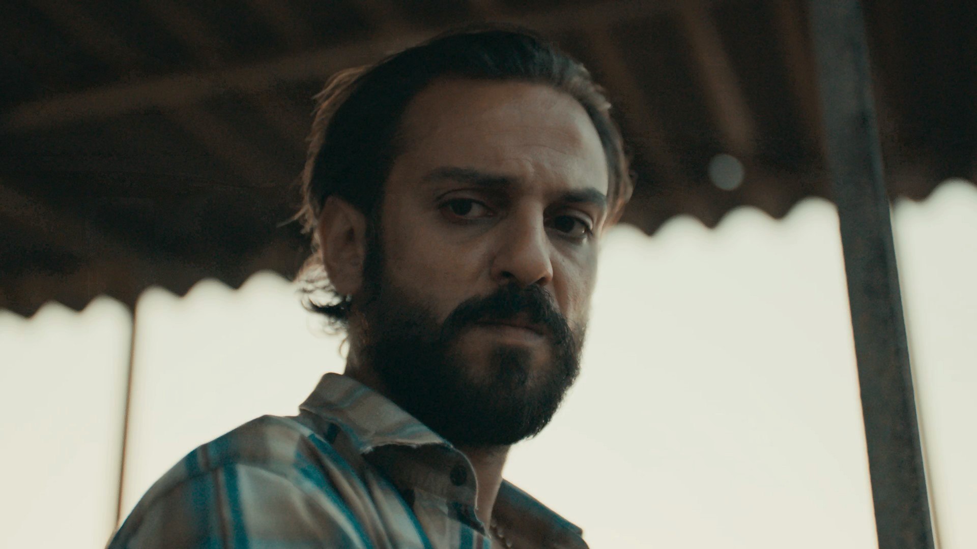 Çukur 2. Sezon 1. Bölüm - Mor ve Ötesi - Bir Derdim Var