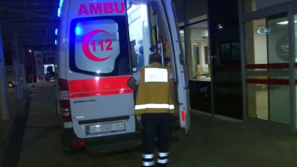 Telefonunu vermeyince kafasından bıçakla yaralandı