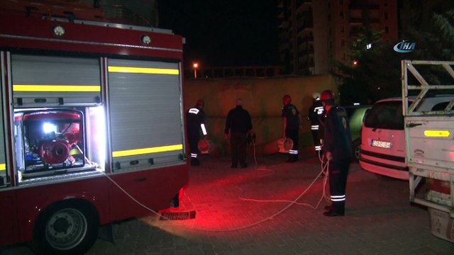 Şizofren hastası kadın, annesini bıçaklayıp kendini eve kilitledi