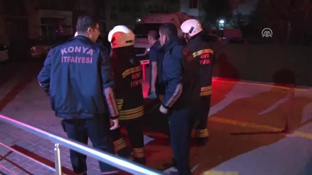 Annesini Bıçakla Yaralayıp Kendini Eve Kilitledi