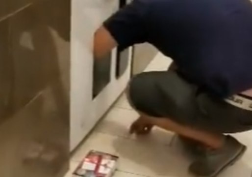 Man Sends Child Inside Arcade Game to Steal Prizes at New Hampshire Mall