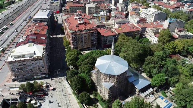 Pertev Paşa Camii'ndeki restorasyon çalışmaları havadan görüntülendi