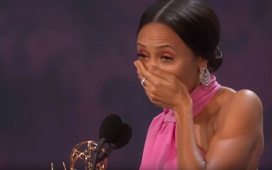 Emmy Ödüllerinde En İyi Kadın Oyuncu Seçilen Thandie Newton Teşekkür Konuşmasında Ağzından Küfür Kaçırdı