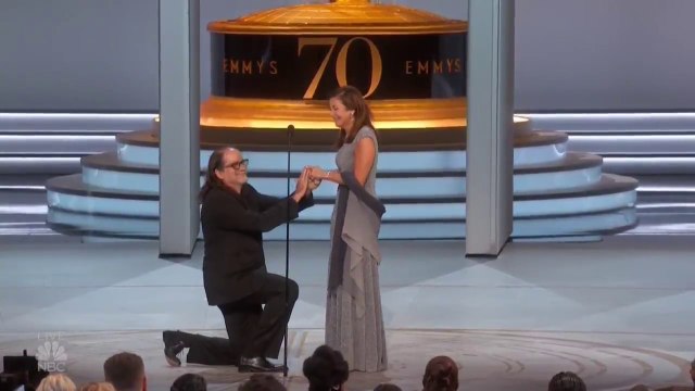 Glenn Weiss demande en mariage sa femme lors des Emmy Awards 2018
