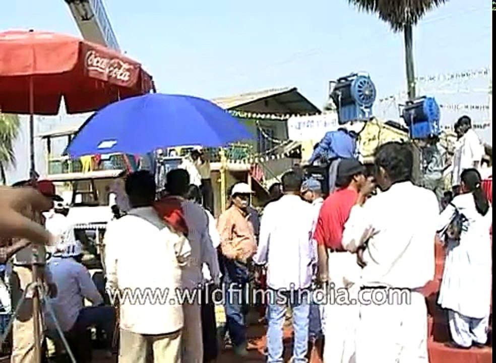 Ajay Devgan Amitabh Bachchan Aishwarya Rai on Hindustan Ki Kasam sets in Mumbai