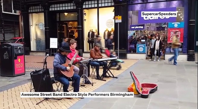 Electro Music Buskers!