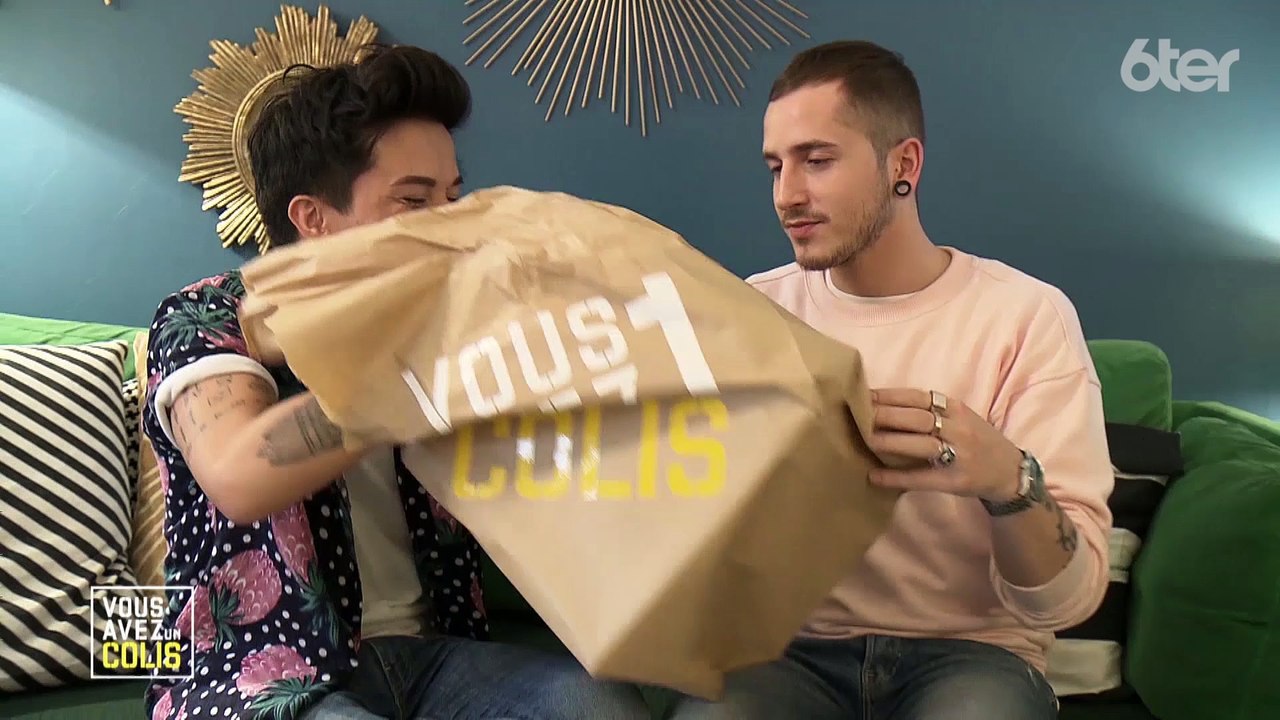 EXCLU AVANT-PREMIERE: Découvrez les 1ères images de "Vous avez un colis" avec la famille de Jean-Pascal Lacoste qui démarre le vendredi 12 octobre sur 6Ter - VIDEO