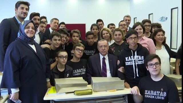 Cumhurbaşkanı Erdoğan Kabataş Lisesi'ni Gezdi