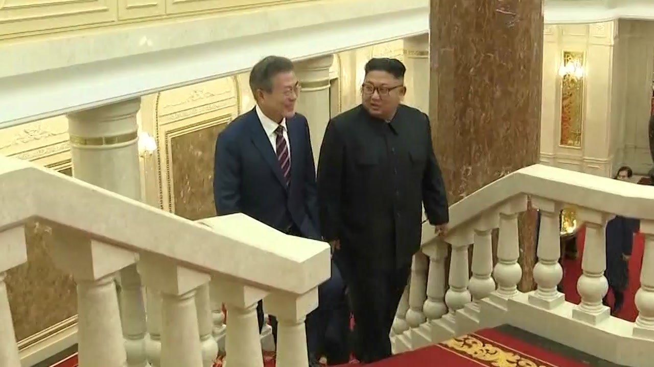 남북 정상 이틀째 정상회담...공동 기자회견 가능성 / YTN