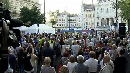 Amíg Orbán marad, a DK az utcán marad