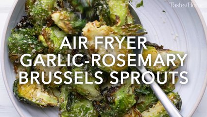 Скачать видео: Air Fryer Garlic Rosemary Brussel Sprouts