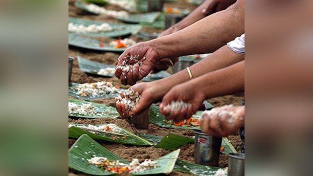 Pitra Dosh Vastu Tips: पितृ दोष से मुक्ति प्राप्त करने का सही समय है पितृपक्ष, करें ये उपाय |Boldsky