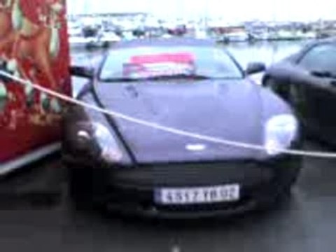 Aston martin db9 volante et porsche carrera 4s decapobla