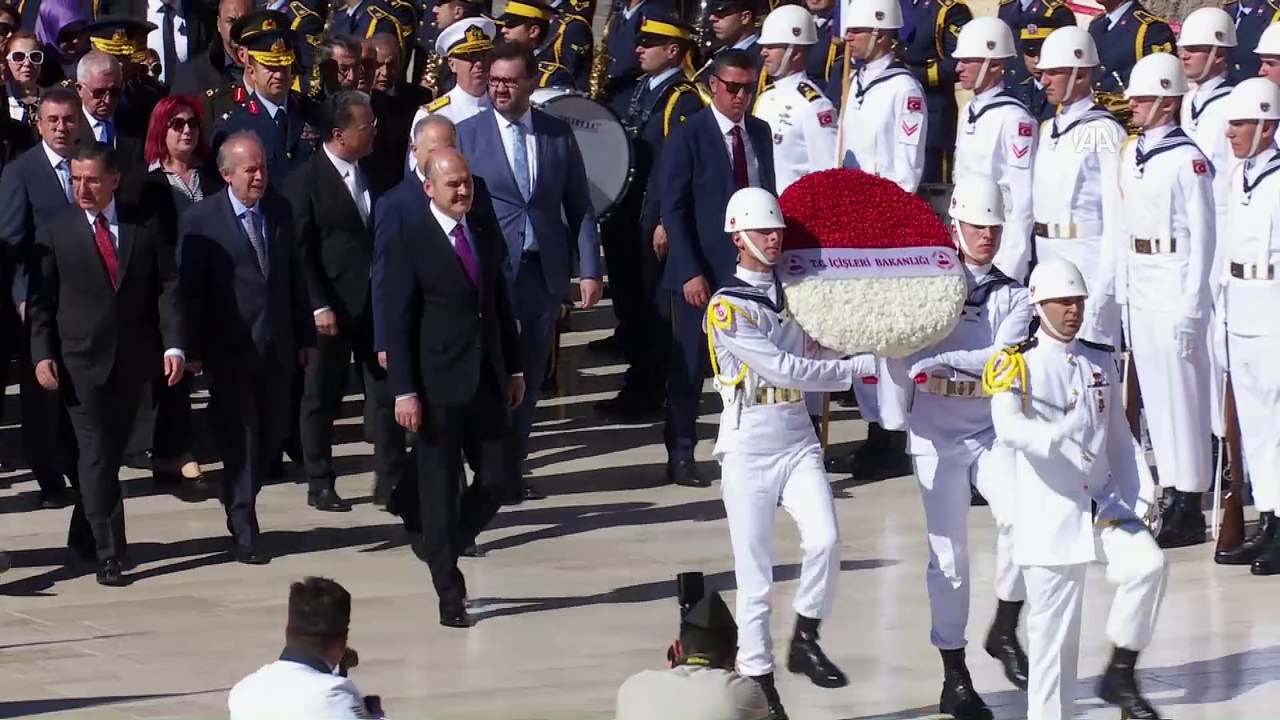 İçişleri Bakanı Soylu ve beraberindeki heyet Anıtkabir'i ziyaret etti - ANKARA