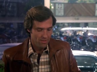 Hill Street Blues S01E04 Can World War Iıı Be An Attitude