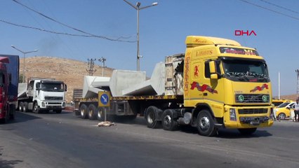 İdlib’de gözlem noktalarına beton blok sevkiyatı