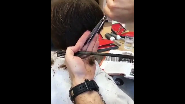 layer hair cut style2018-best women's hair cut thin hair-hair cut ear prank