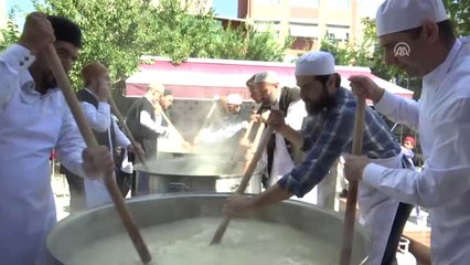 Aşure Kaynatma" Geleneği Bir Kez Daha Yaşatıldı