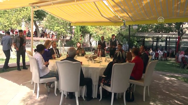 Hakkari'de şehit aileleri ve gaziler yemekte buluştu