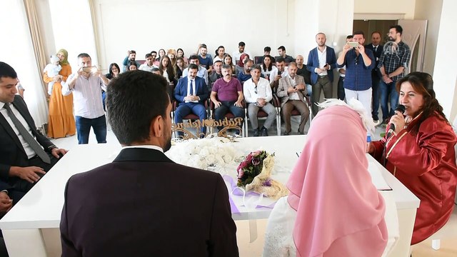 Yüksekova'da öğretmen çift dünya evine girdi - HAKKARİ
