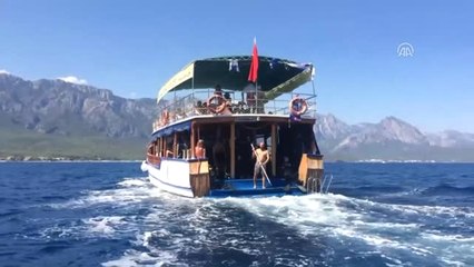 Su Altındaki Müzeye Yeni Heykeller "Batırıldı"