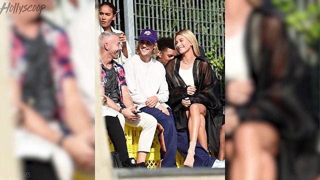 Justin Bieber Serenades Hailey Baldwin In Front Of Buckingham Palace