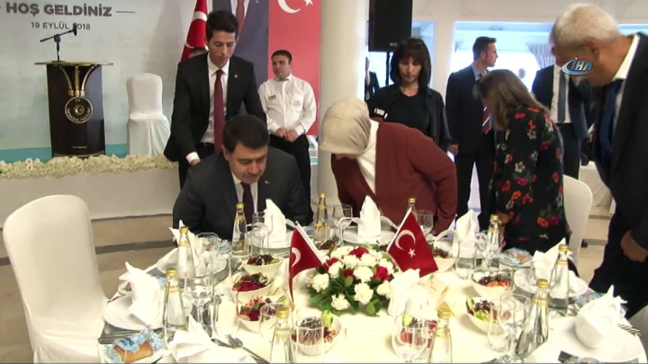 İstanbul Valisi Vasip Şahin, şehit aileleri ve gazilerle akşam yemeğinde buluştu
