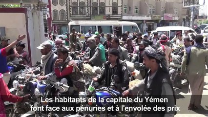 Pénuries, envolée des prix: le quotidien des habitants de Sanaa