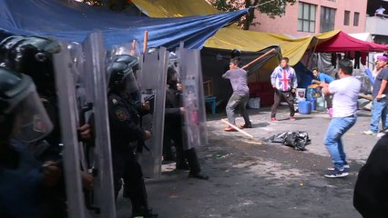 Affrontements à Mexico City en marge d'une évacuation