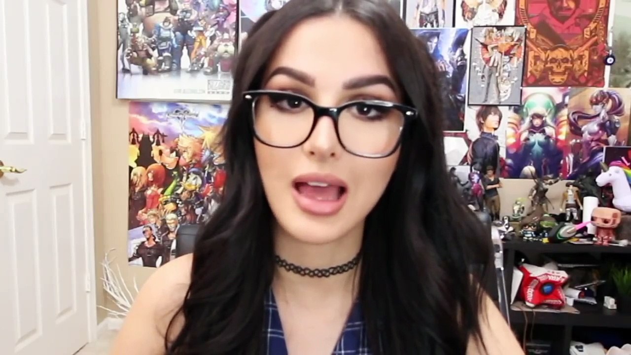 GIRL WANTS TO BE ARIANA GRANDE SO BAD