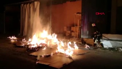 Bursa - Mobilya Firmasını Kundaklayan Kişi Güvenlik Kamerasına Yakalandı