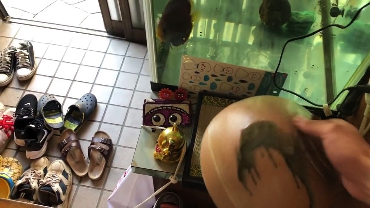 数十万円する友達の親の家宝（壺）割ってみた【ドッキリ】