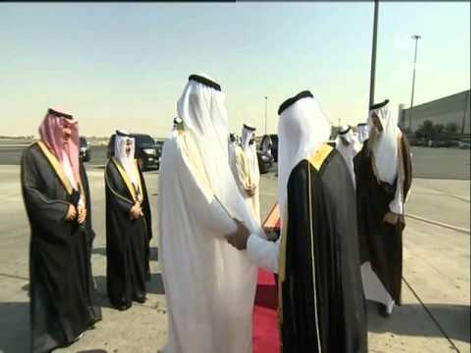 ولي عهد الشارقة في مقدمة مودعي الأمير خالد الفيصل في ختام زيارته إلى إمارة الشارقة