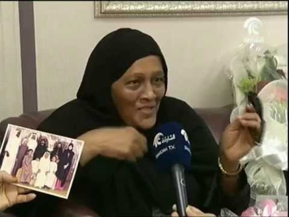 مطار الشارقة يشهد لم شمل عائلة خليجية بعد سنوات...