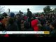 شرطة مقدونيا تطلق الغاز المسيل للدموع على المهاجرين القادمين من اليونان