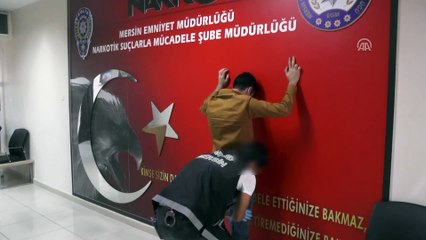Bacaklarında esrar saklayan şüpheli yakalandı - MERSİN