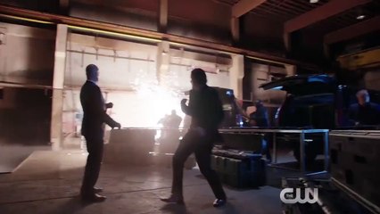 Arrow - saison 7 - le nouveau trailer avec Oliver en prison (VO)
