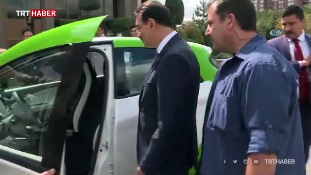 Bakan Dönmez yüzde 100 elektrikle çalışan aracı denedi