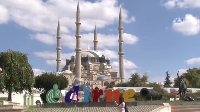 Edirne'ye Bulgar Akını Bekleniyor... Oteller Yüzde 99 Seviyesinde, 3 Bin 300 Yatak Doldu
